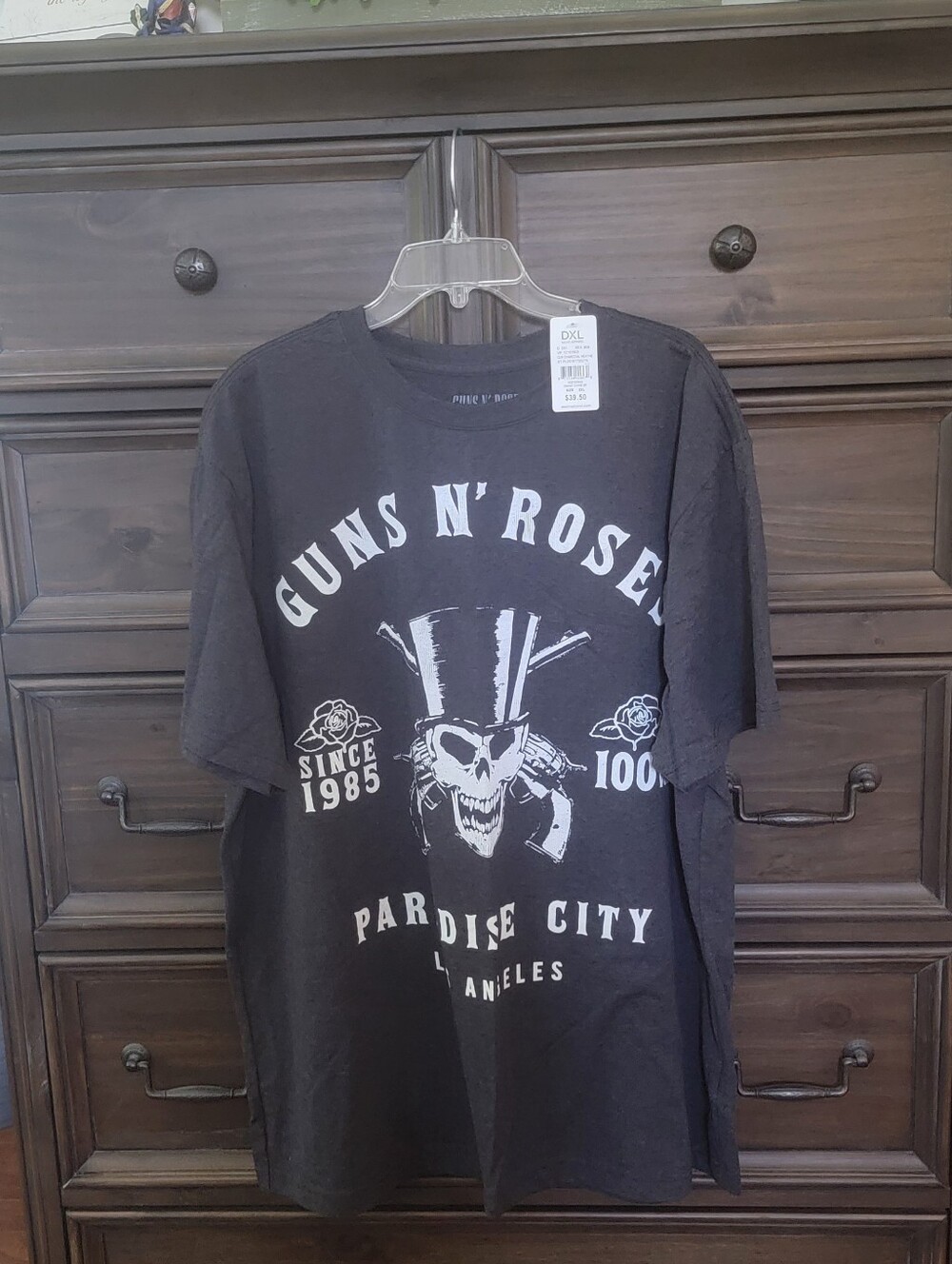 NWT Guns N' Roses graphic Tee